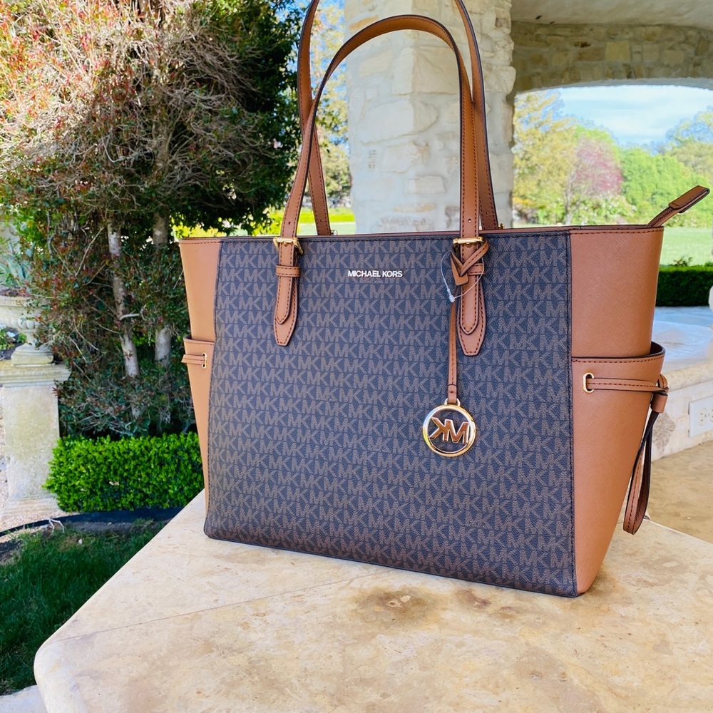 NWT Michael Kors Gilly Drawstring Laptop MK&wallet - Picture 13 of 15
